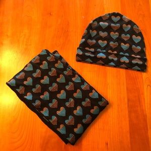 DVF Knit Hat/Scarf Set with Heart Print